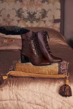 Jones Bootmaker Liana Lace-Up Heeled Ladies Ankle Boots -Boutique Fashion Shoe Store 533362s3