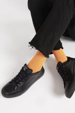 Boutique Fashion Shoe Store 5 Jones Bootmaker Twickenham Apple Leather Black Trainers