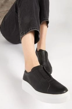 Jones Bootmaker Fernanda Laceless Leather Black Trainers